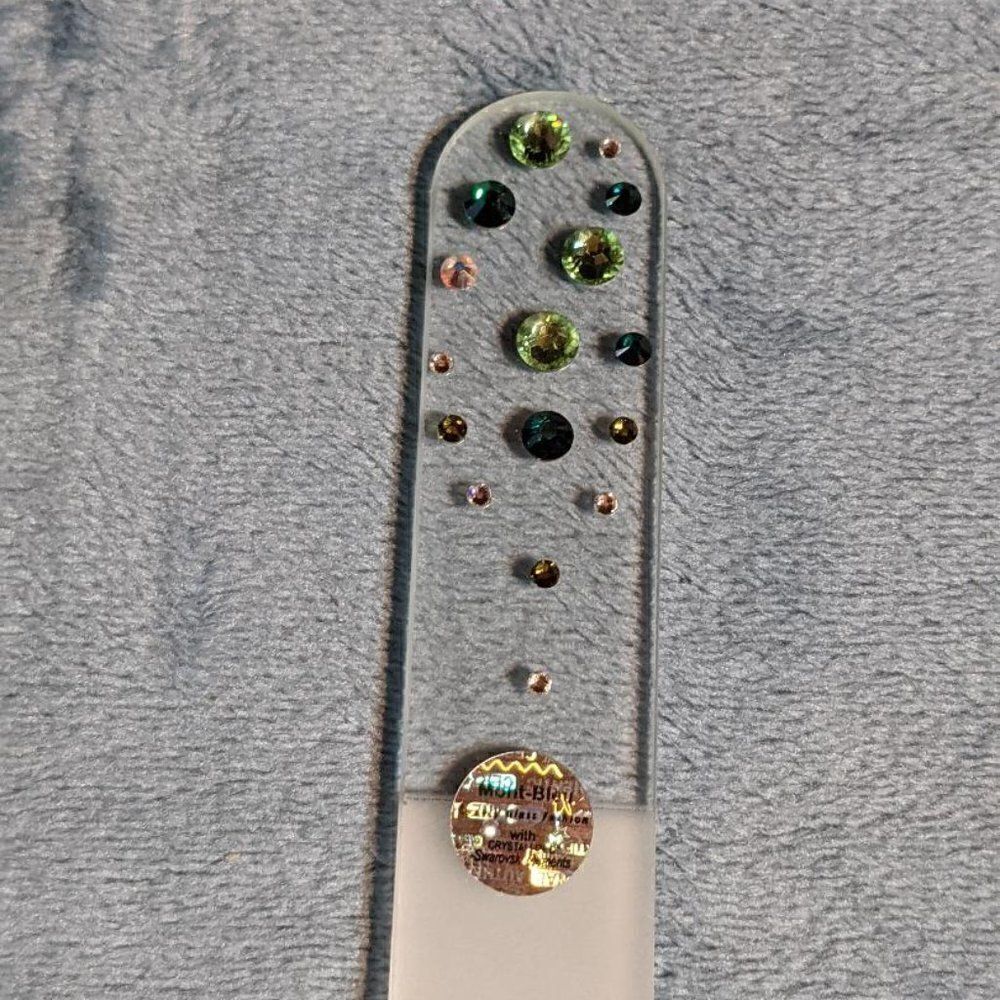🆕7.5" Clear Czech Crystal Nail File W/BEAUTIFUL LIGHT & DARK GREEN SWAROVS…